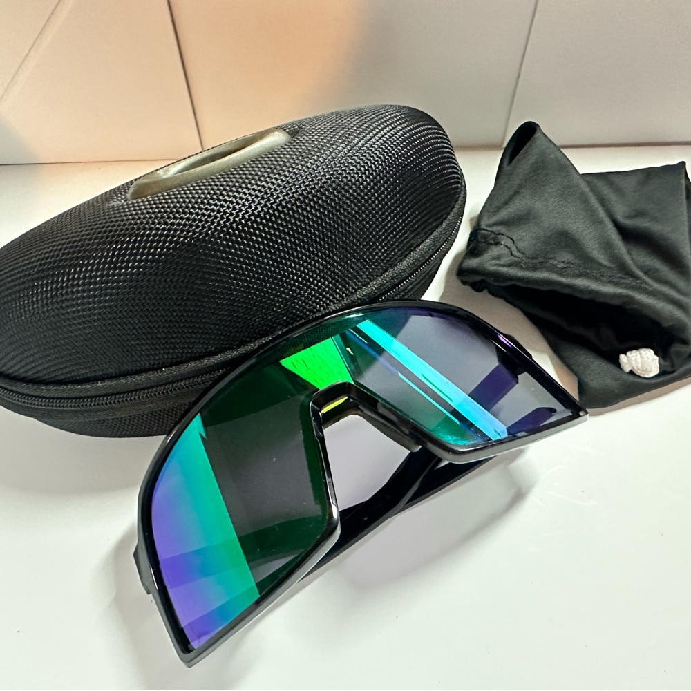 Oakley Sutro